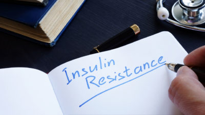 Тефтер с ръчно изписан надпис: Инсулинова резистентност