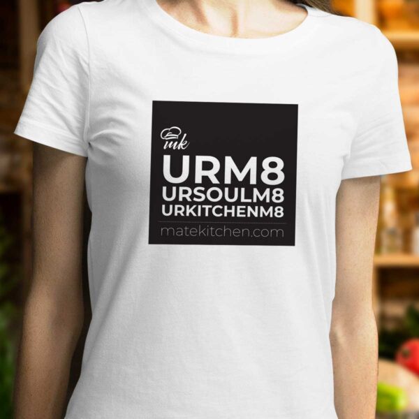 Бяла дамска тениска с щампа URM8