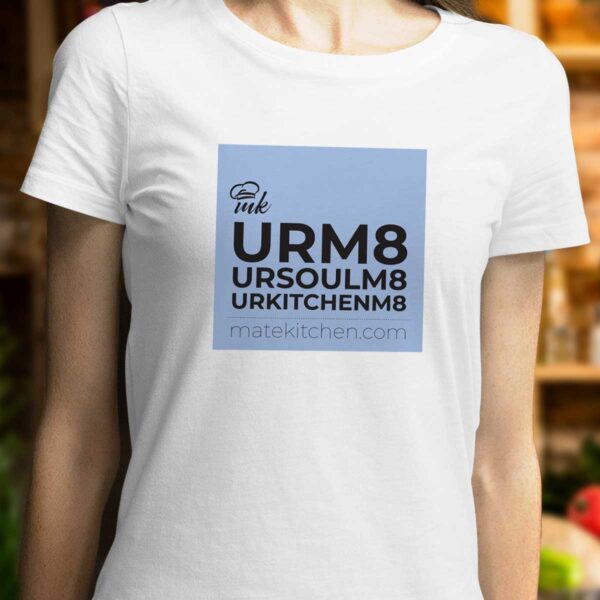 Бяла дамска тениска с щампа URM8