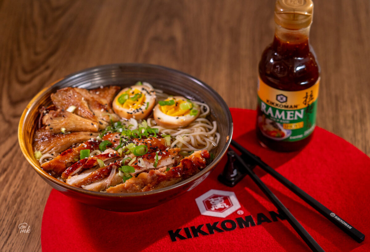 Рамен с пилешко месо (с Kikkoman основа за рамен супа)